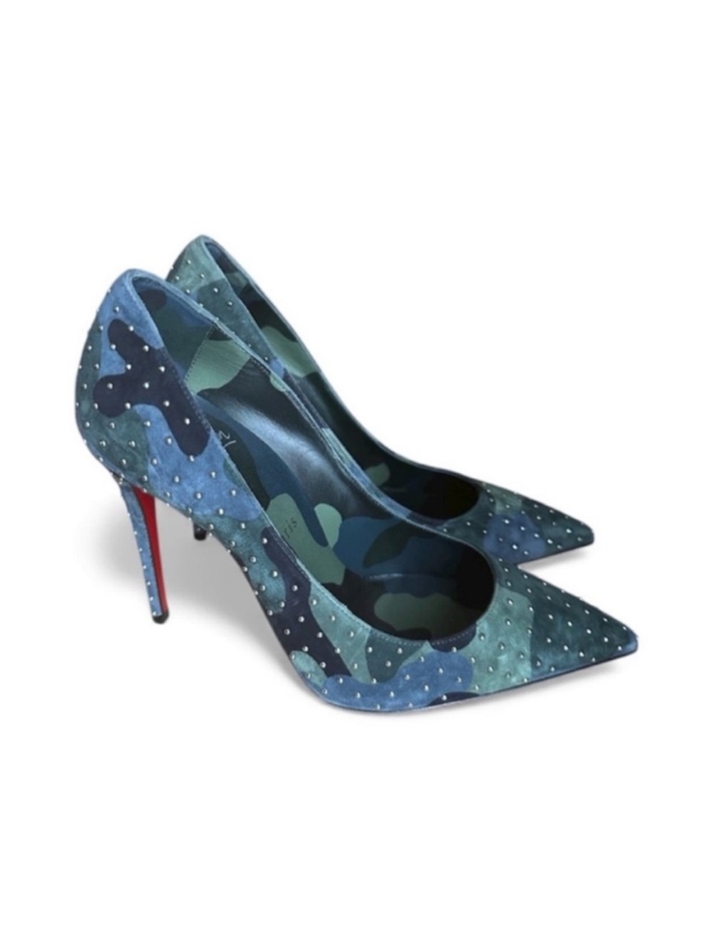 Christian Louboutin Kate
100mm Plume stud camo heels
RETAIL 995 - Picture 5 of 10